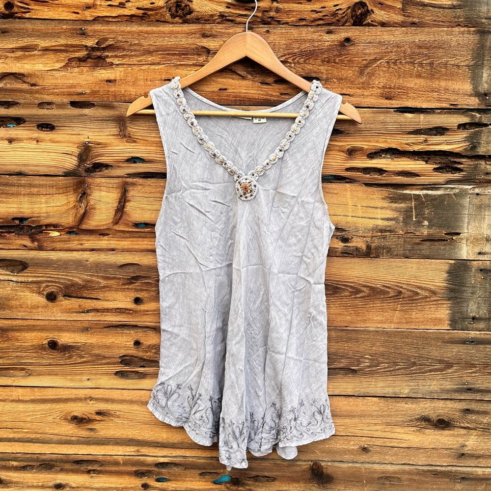 RAYA SUN | Vintage Gray Beaded Sleeveless V-Neck Blouse M